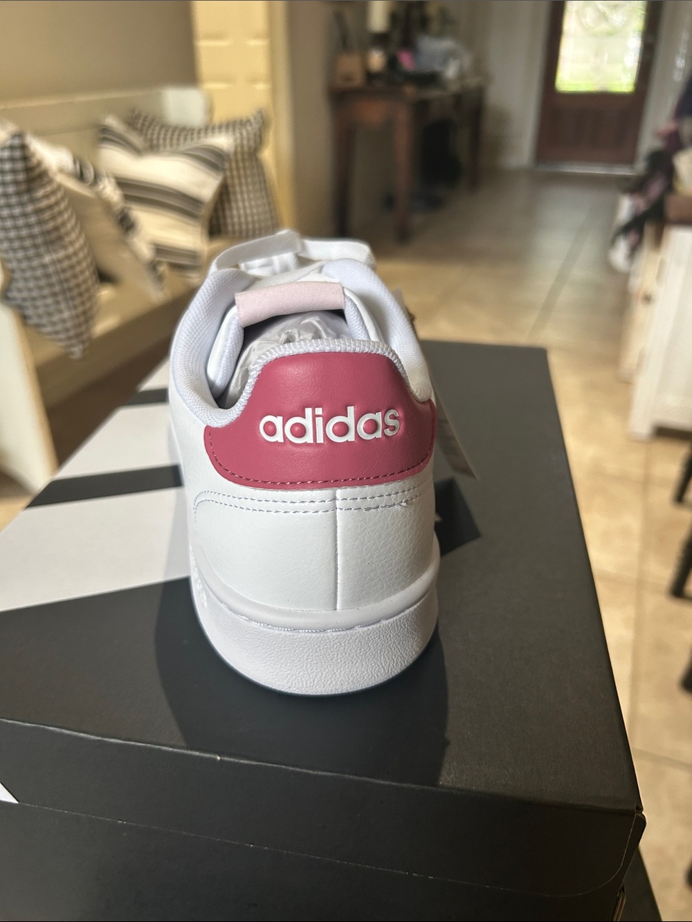 NIB adidas women’s White Leather Sneakers with Pink Heel 10.5 - Picture 3 of 4